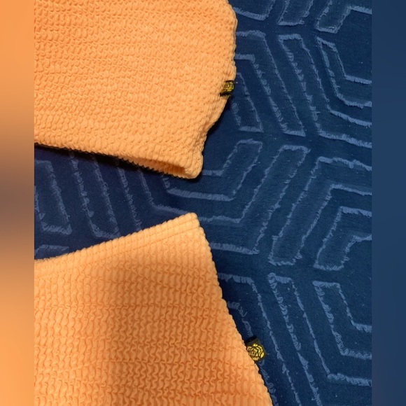 La Vie En Rose aqua ~ 2 Piece Swimsuit (Large) ~ Peach/Tangerine, textured - Picture 6 of 8